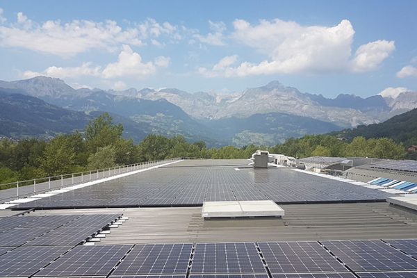 helexia-centrale-photovoltaique-toiture-en-autoconsommation-600x400